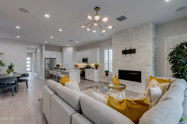 $3,000 | 10476 West Harmony Lane, Peoria, AZ 85382