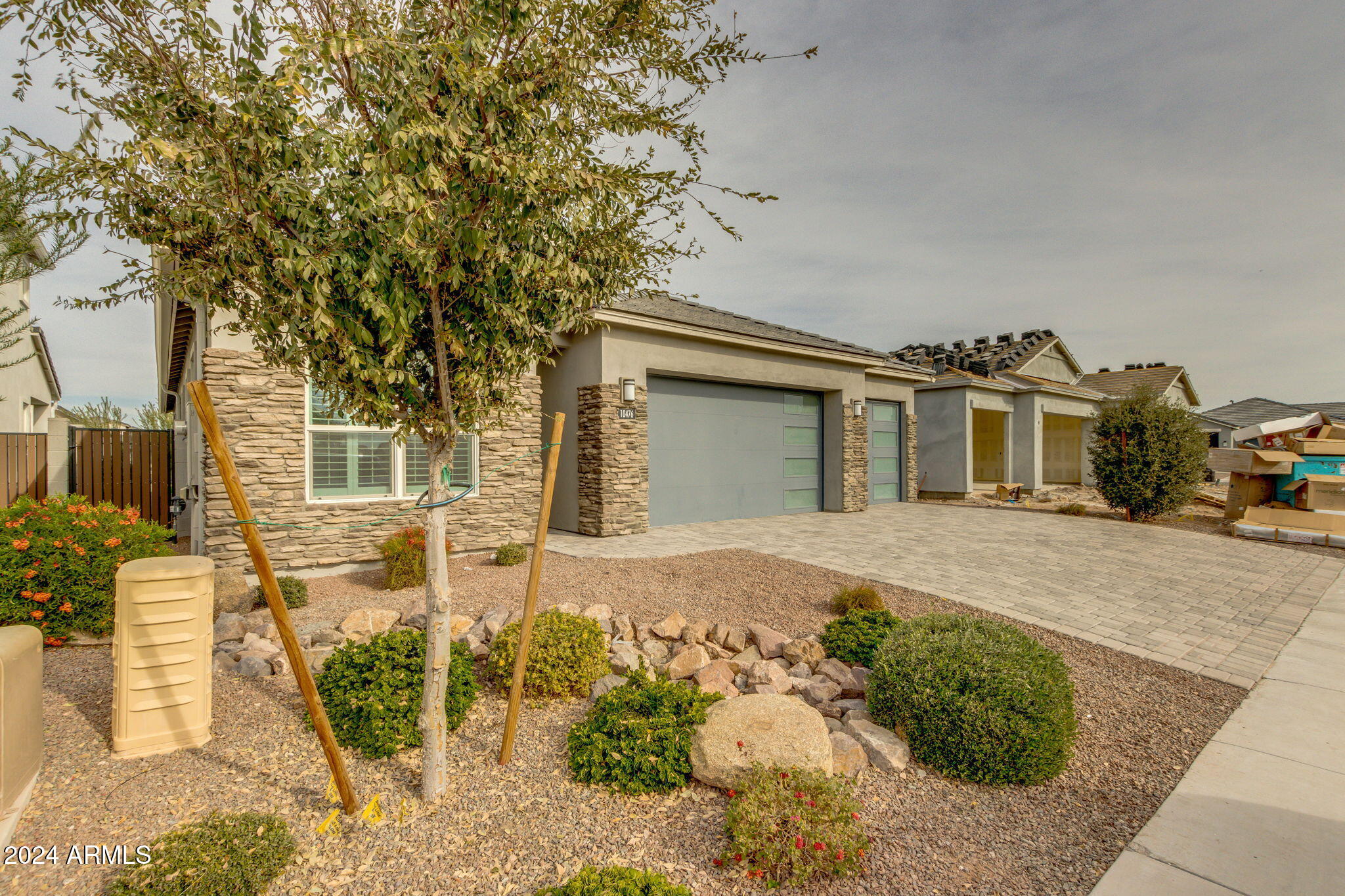 10476 West Harmony Lane Peoria, AZ 85382 - Photo 3 of 41 3-web-or-mls-10476 w harmony ln -3