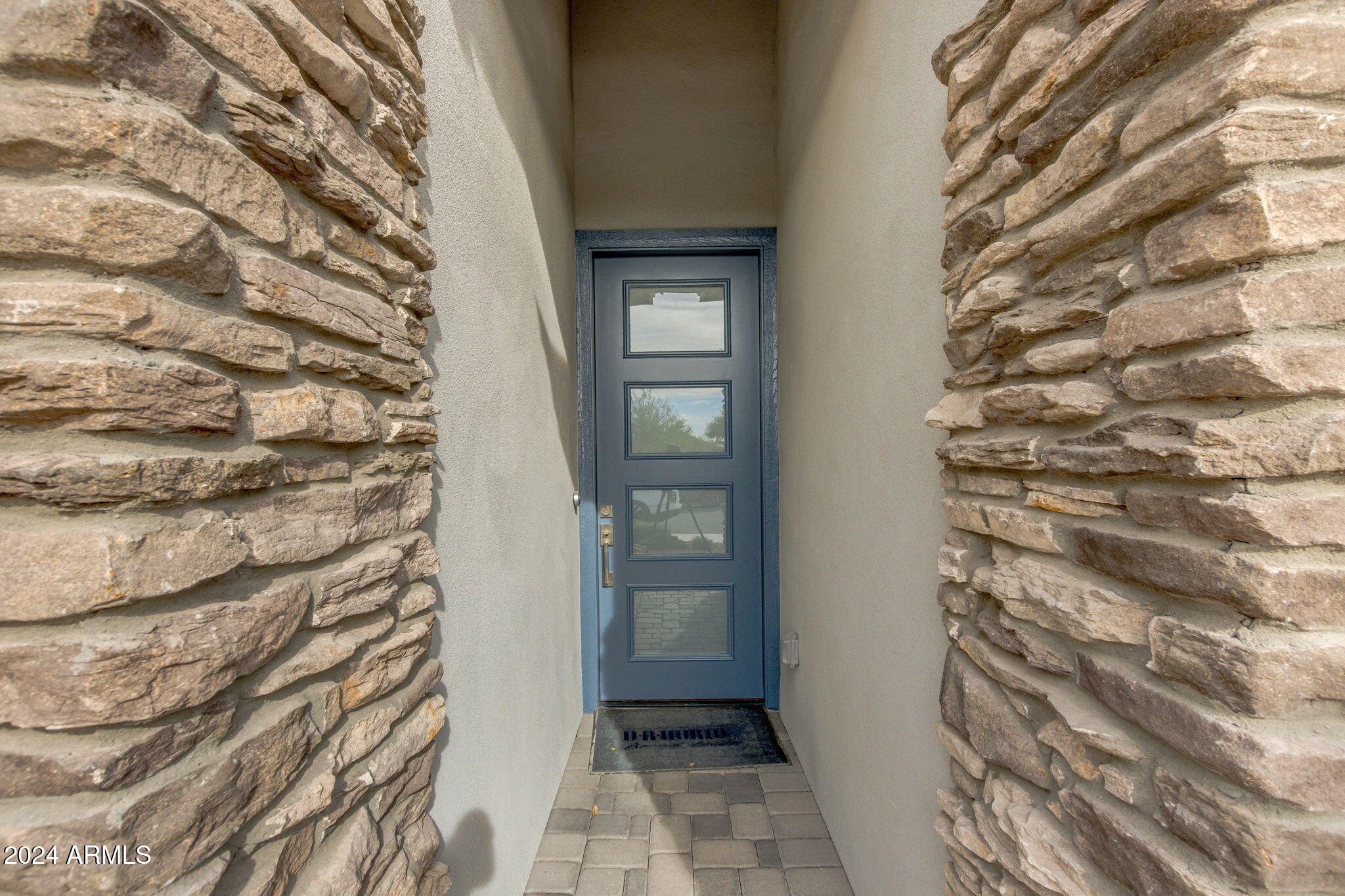 10476 West Harmony Lane Peoria, AZ 85382 - Photo 4 of 41 4-web-or-mls-10476 w harmony ln -4