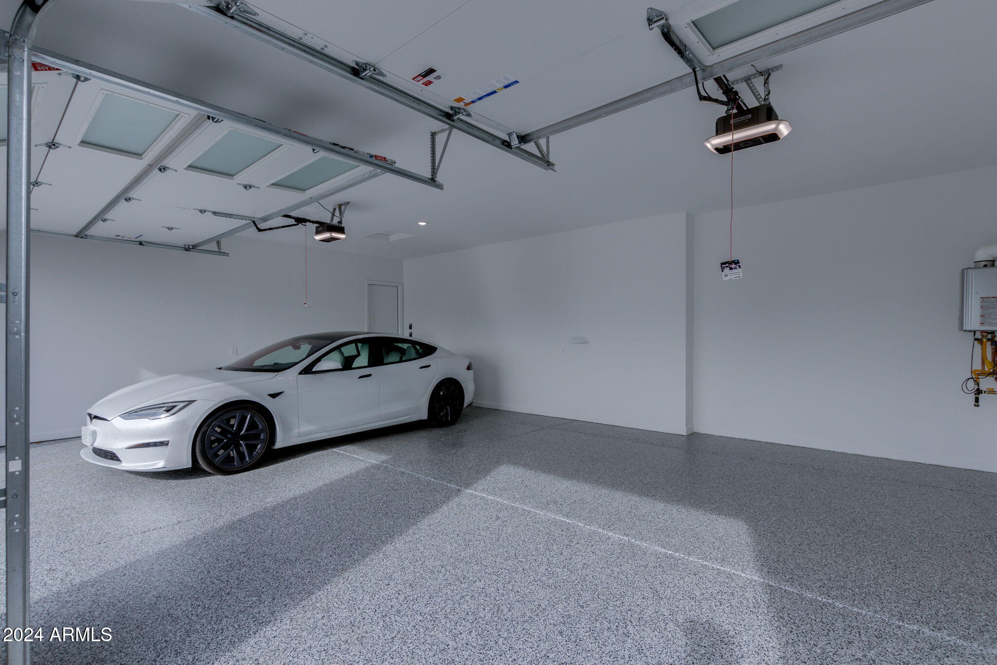 10476 West Harmony Lane Peoria, AZ 85382 - Photo 5 of 41 5-web-or-mls-10476 w harmony ln -5