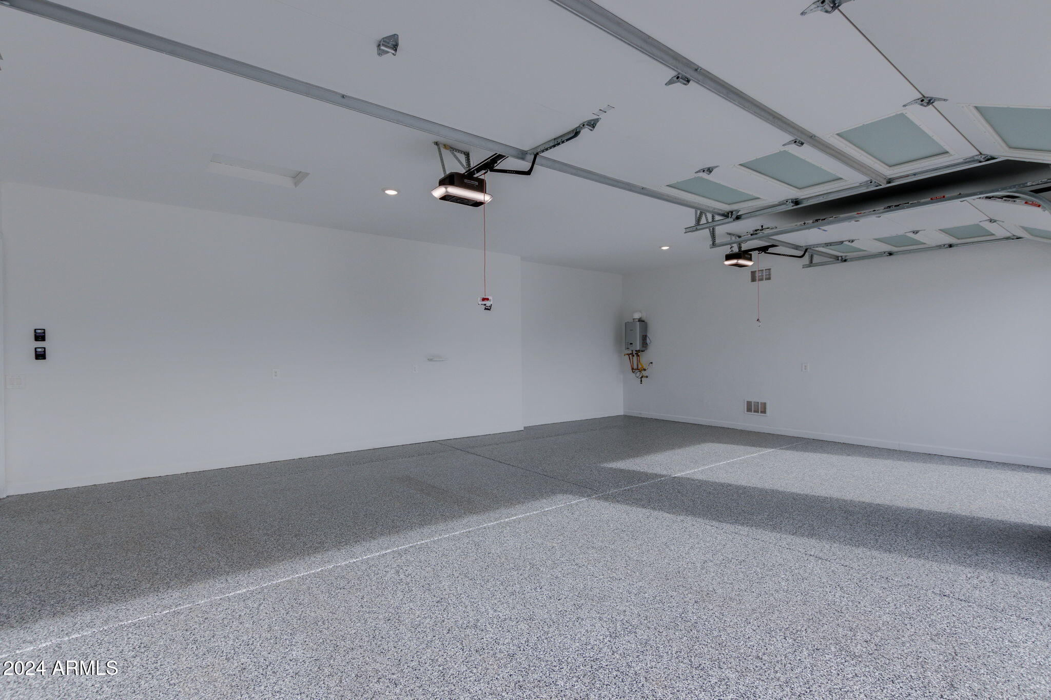 10476 West Harmony Lane Peoria, AZ 85382 - Photo 6 of 41 6-web-or-mls-10476 w harmony ln -6