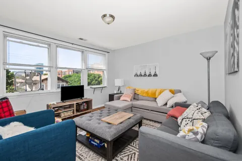 $3,700 | 1246 West Ohio Street, Unit 3, Chicago, IL 60642