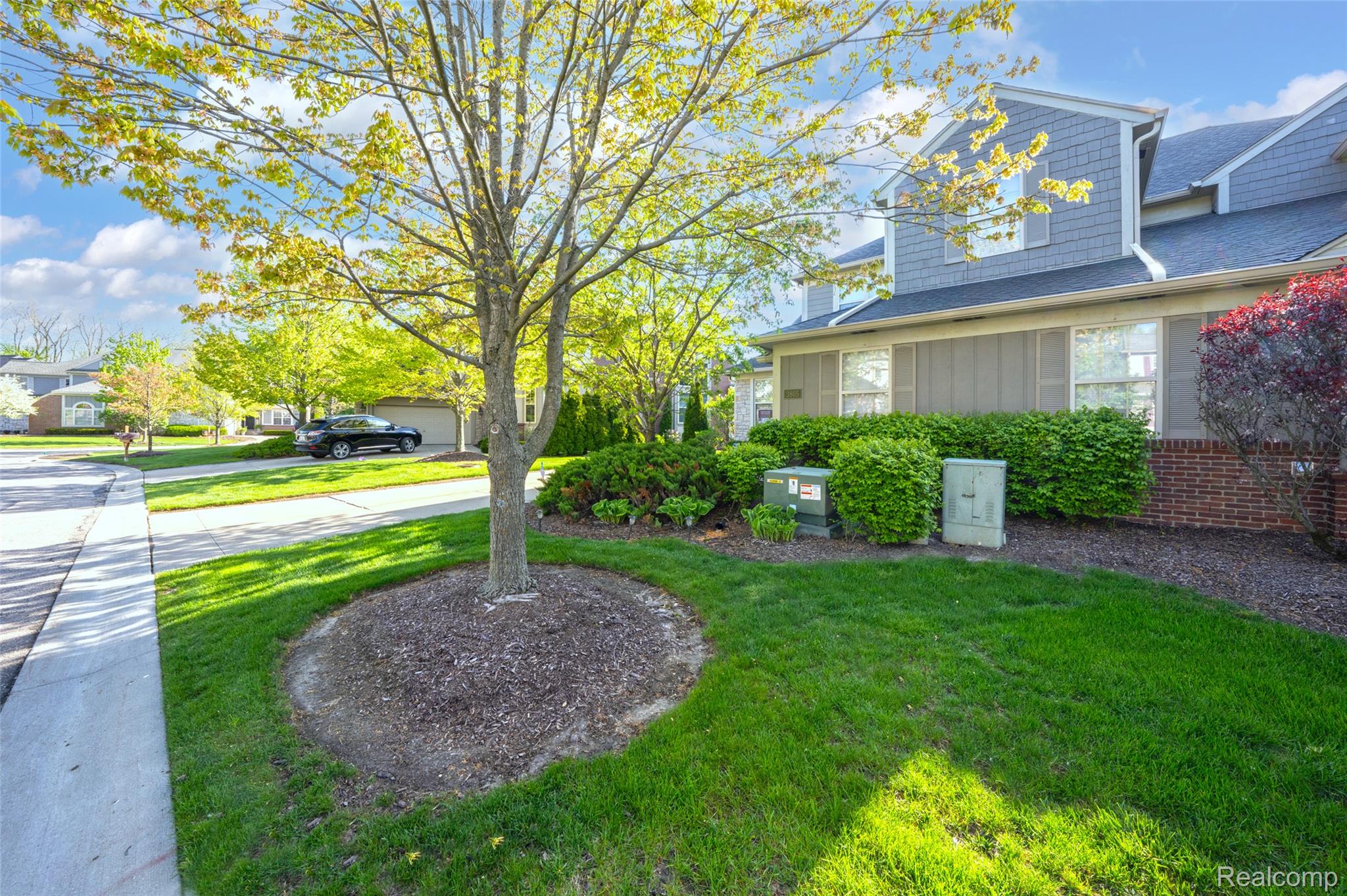 3805 Windingbrook Circle, Unit 22 Rochester, MI 48309 - Photo 5 of 63 3805 Windingbrook Cr RHills non HDR-5.jpg