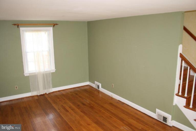 4608 Fordham Road College Park, MD 20740 - Photo 9 of 18 Living Room #2