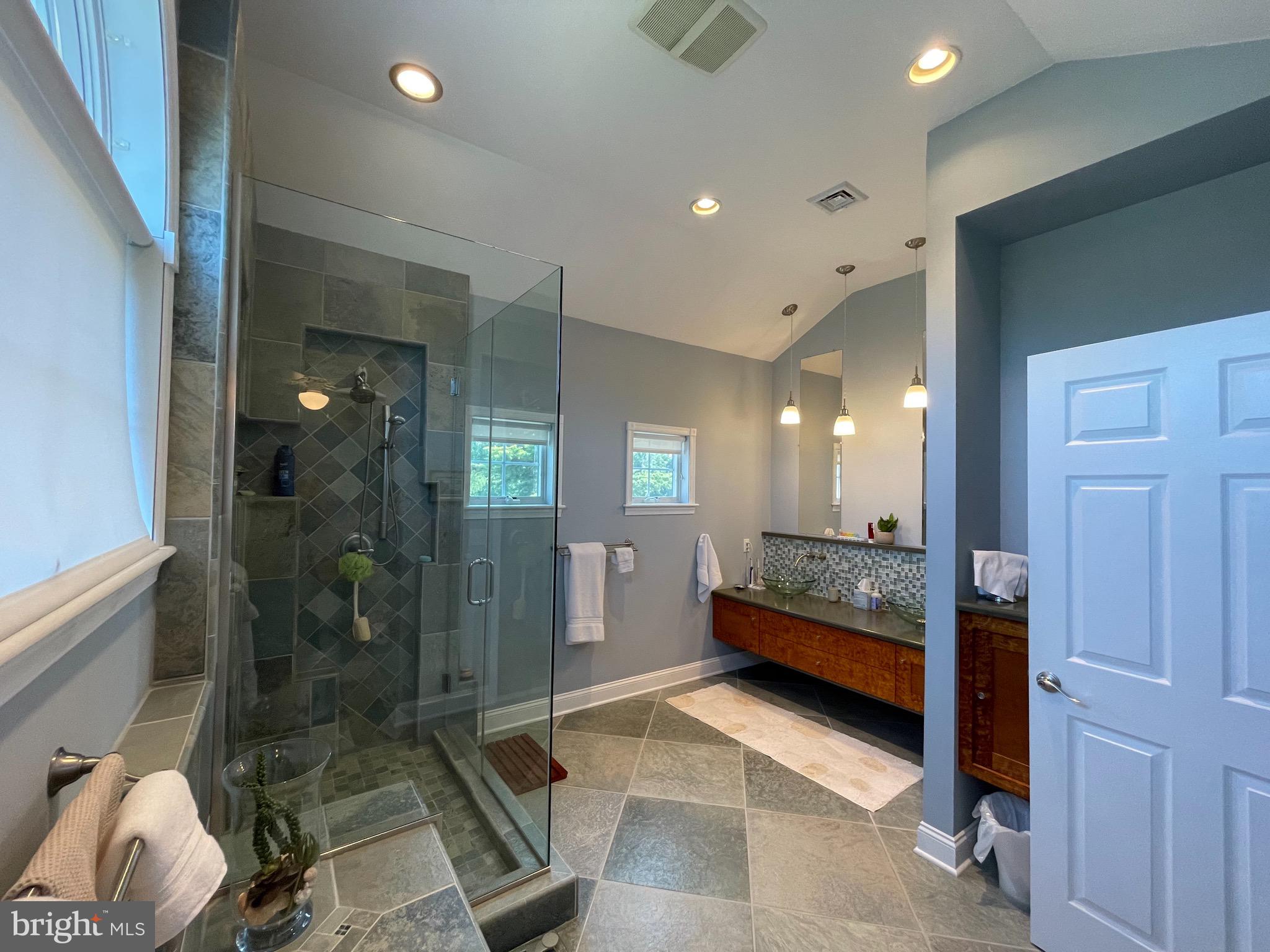 49 Running Brook Road Trenton, NJ 08638 - Photo 62 of 86 Primary Bathroom