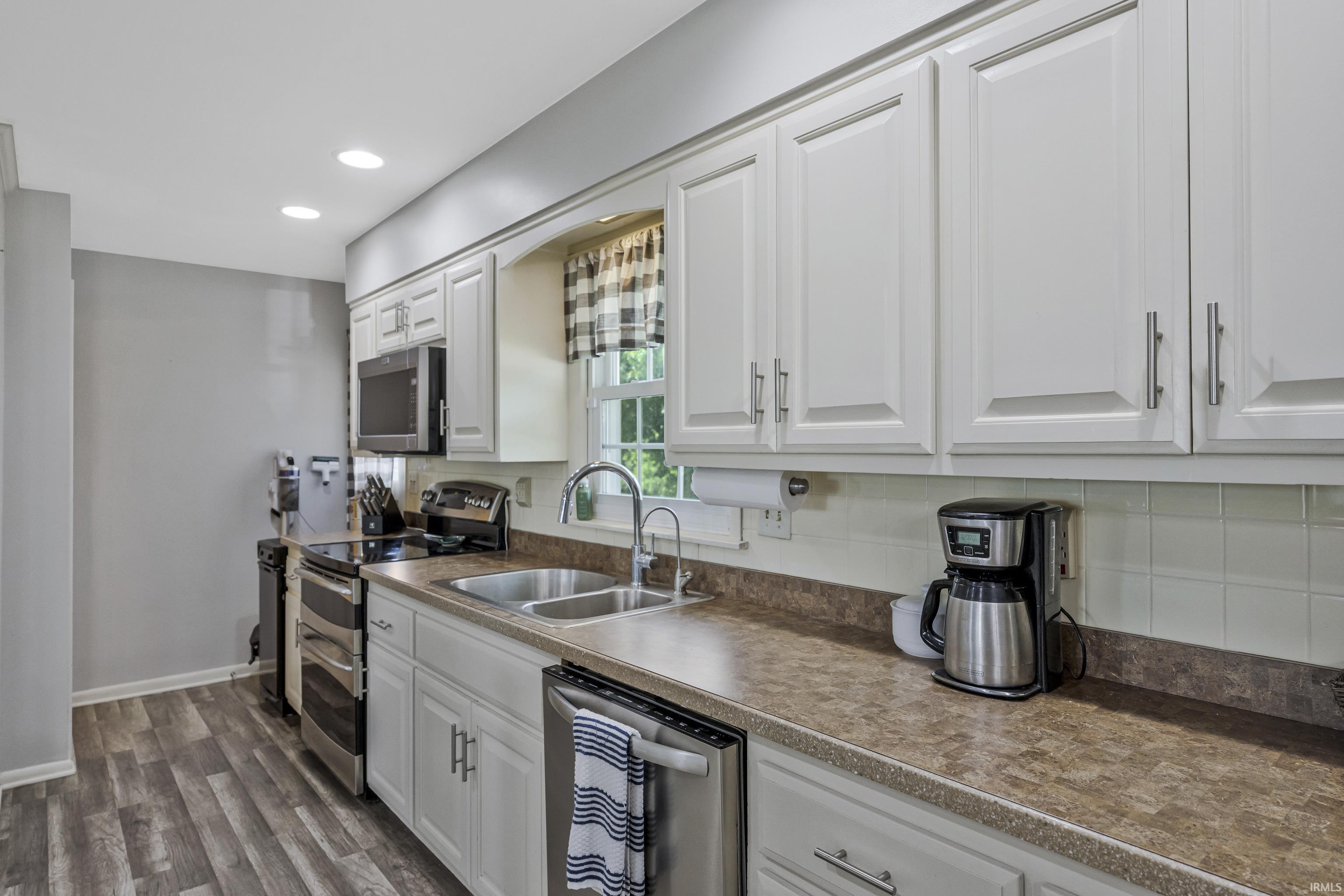 7688 South Vann Road Newburgh, IN 47630 - Photo 4 of 46