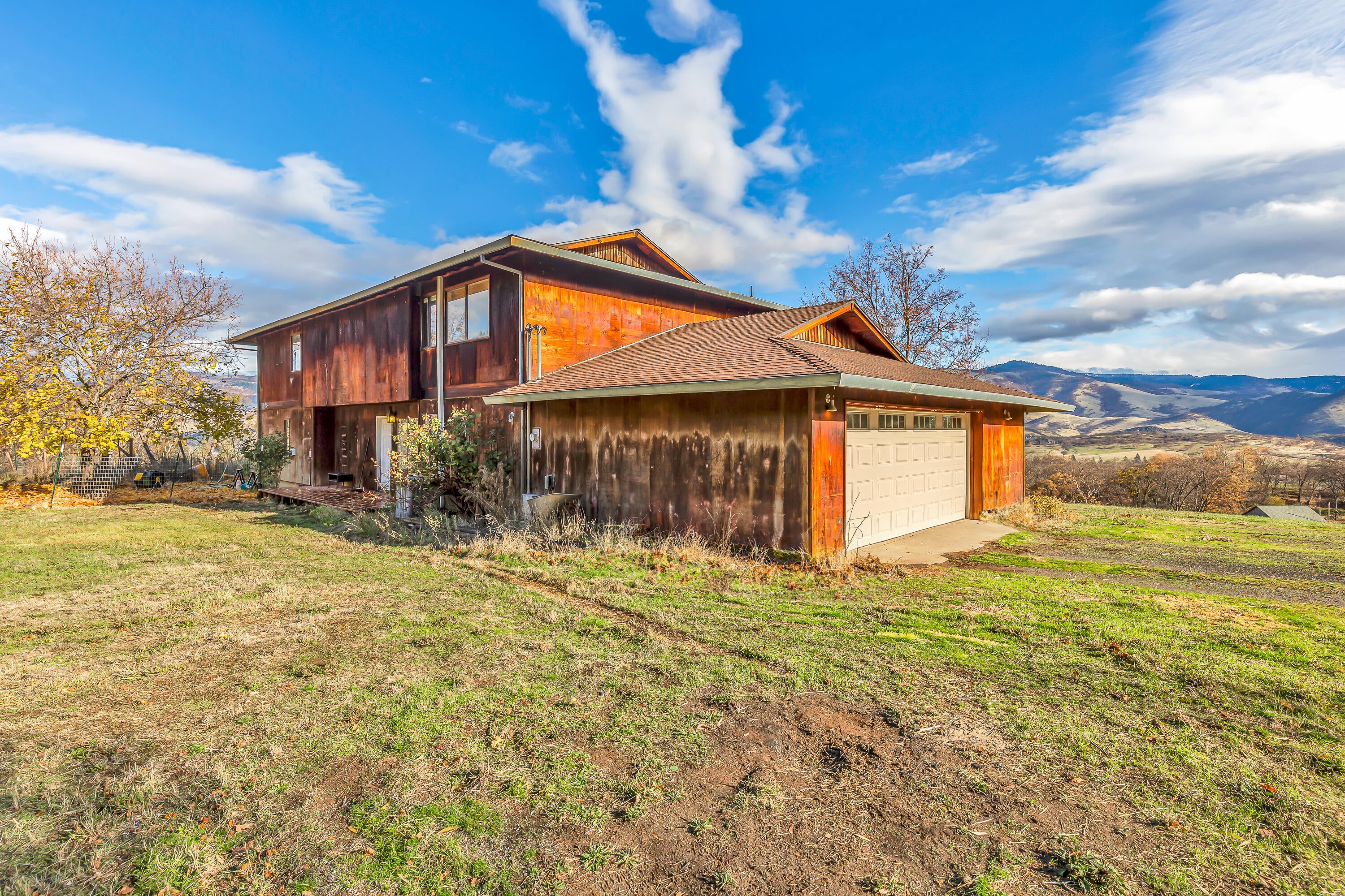 Welcome home to 4262 Clayton Road in Ashland, OR.