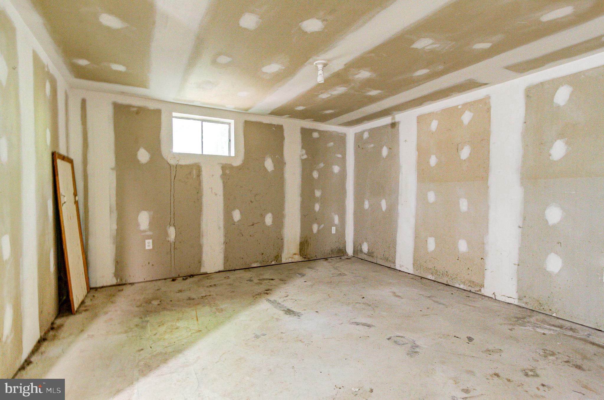 2025 Miller Road Pennsburg, PA 18073 - Photo 34 of 40 Gallery Image 34