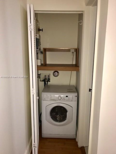 1000 Meridian Avenue, Unit 2 Miami Beach, FL 33139 - Photo 5 of 12 a utility room with dryer and washer