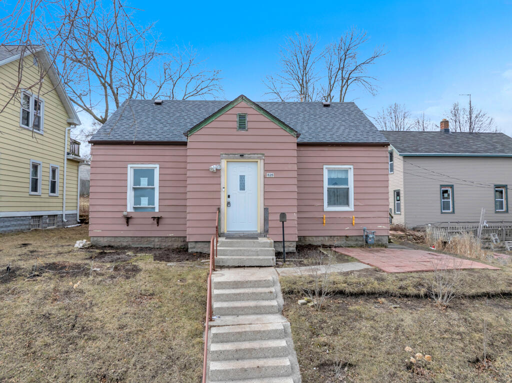 526 North 13th Street Sheboygan, WI 53081 - Photo 22 of 31 Front View