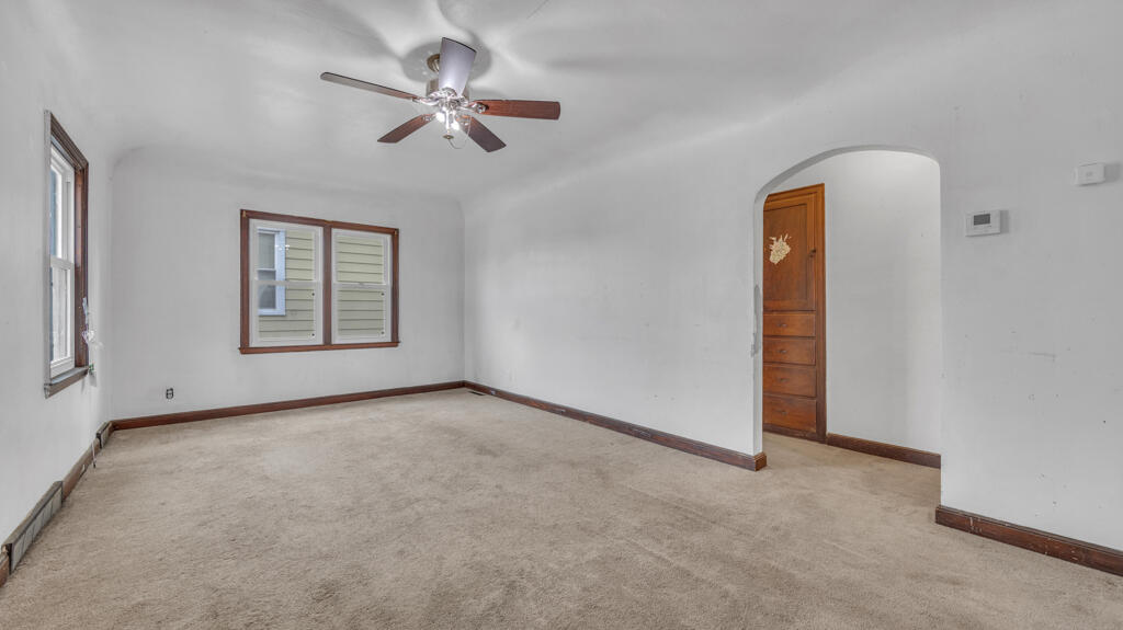526 North 13th Street Sheboygan, WI 53081 - Photo 3 of 31 Living Room