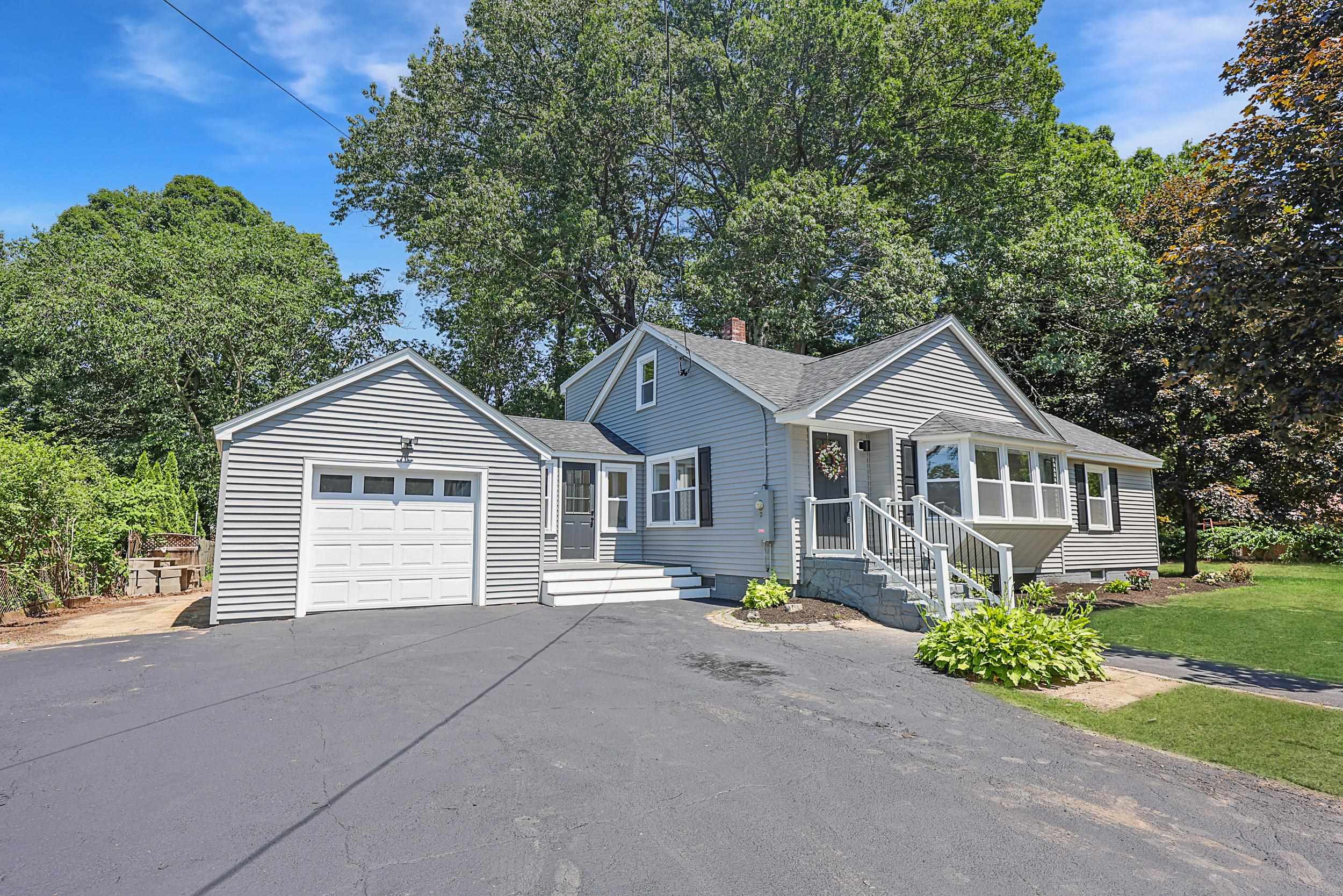 32 Berry Street Derry, NH 03038 - Photo 1 of 55 Gallery Image 1