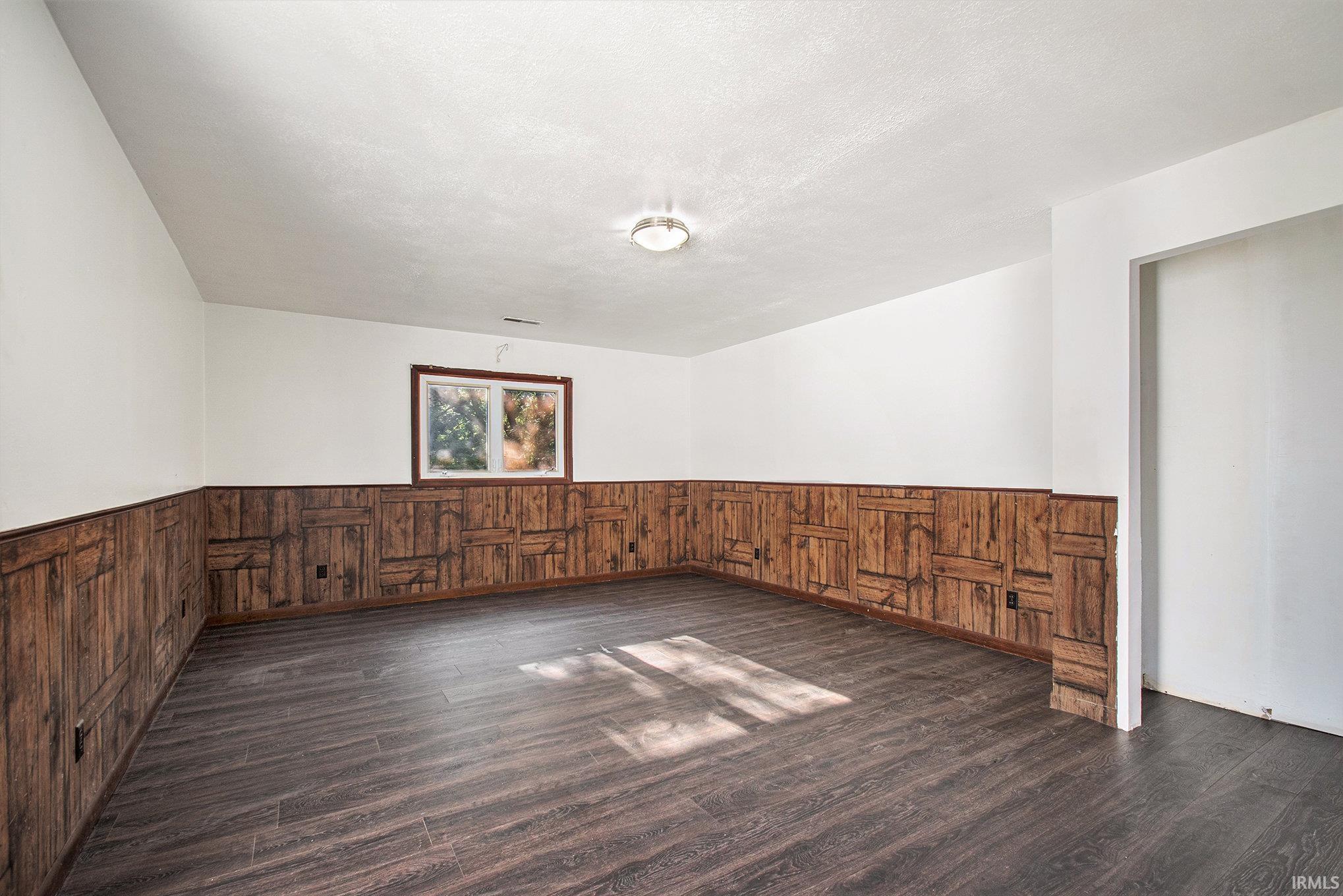 59276 Mayflower Road South Bend, IN 46619 - Photo 11 of 26 Gallery Image 11