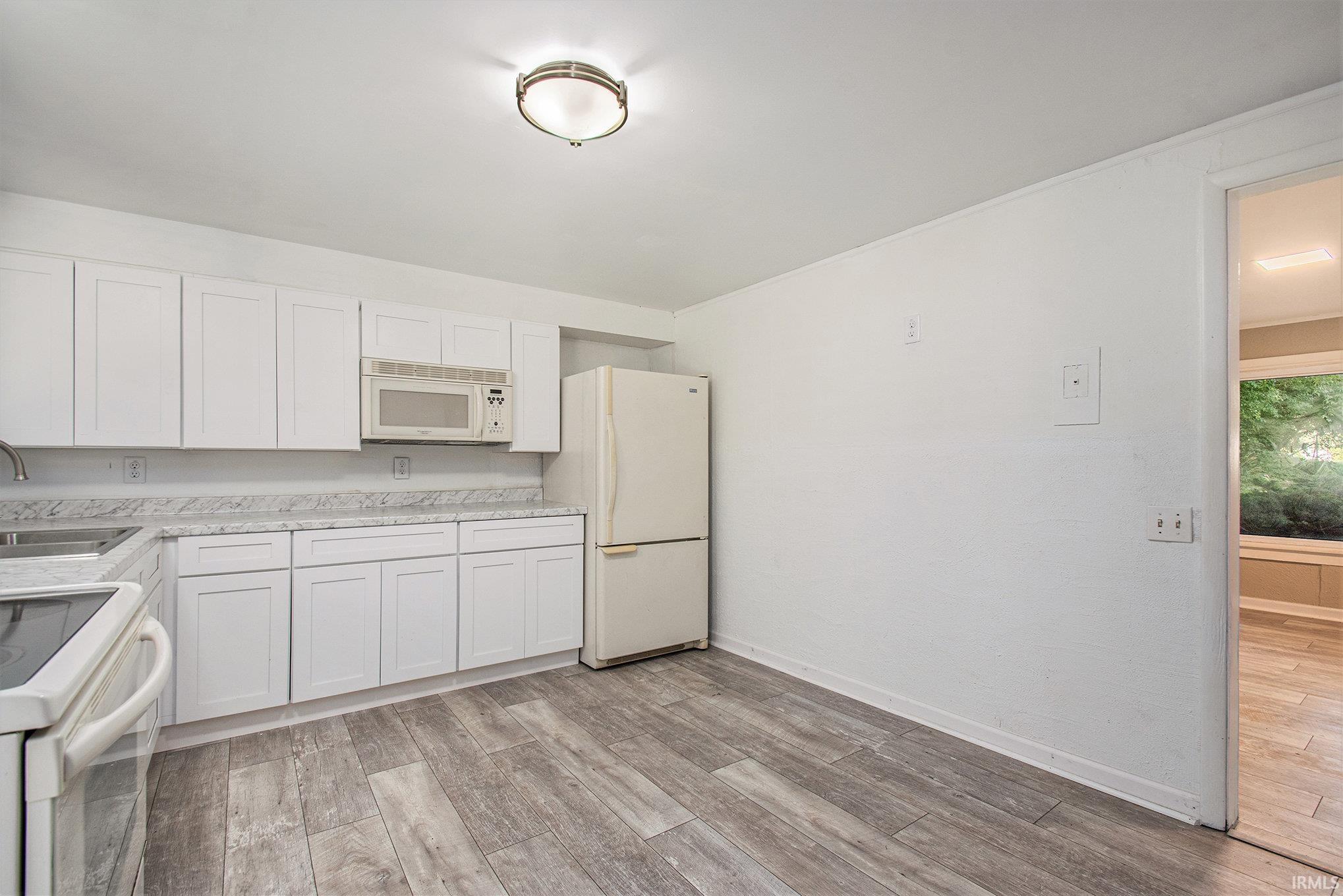 59276 Mayflower Road South Bend, IN 46619 - Photo 9 of 26 Gallery Image 9