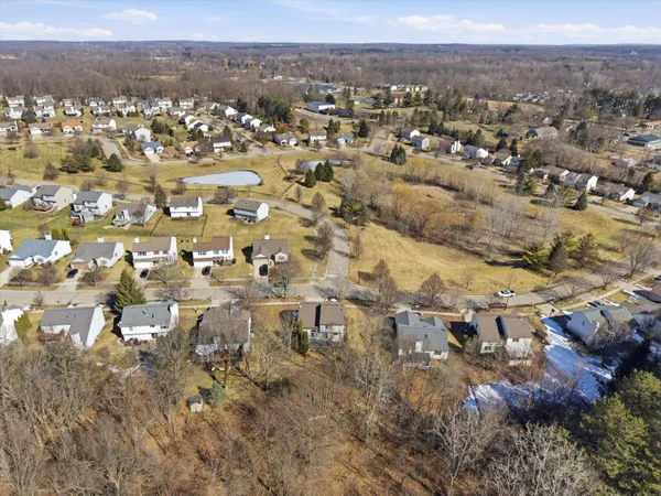 $350,000 | 3422 Herrington Drive, Holly, MI 48442
