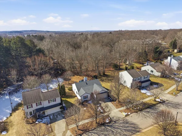 $350,000 | 3422 Herrington Drive, Holly, MI 48442