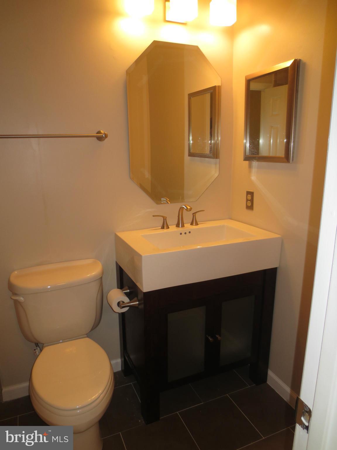 43550 Blacksmith Square Ashburn, VA 20147 - Photo 21 of 26 Bath