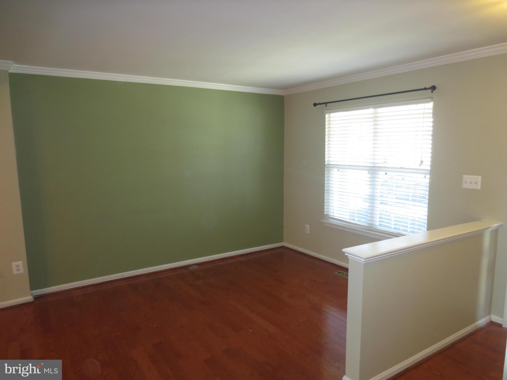 43550 Blacksmith Square Ashburn, VA 20147 - Photo 25 of 26 Living Room