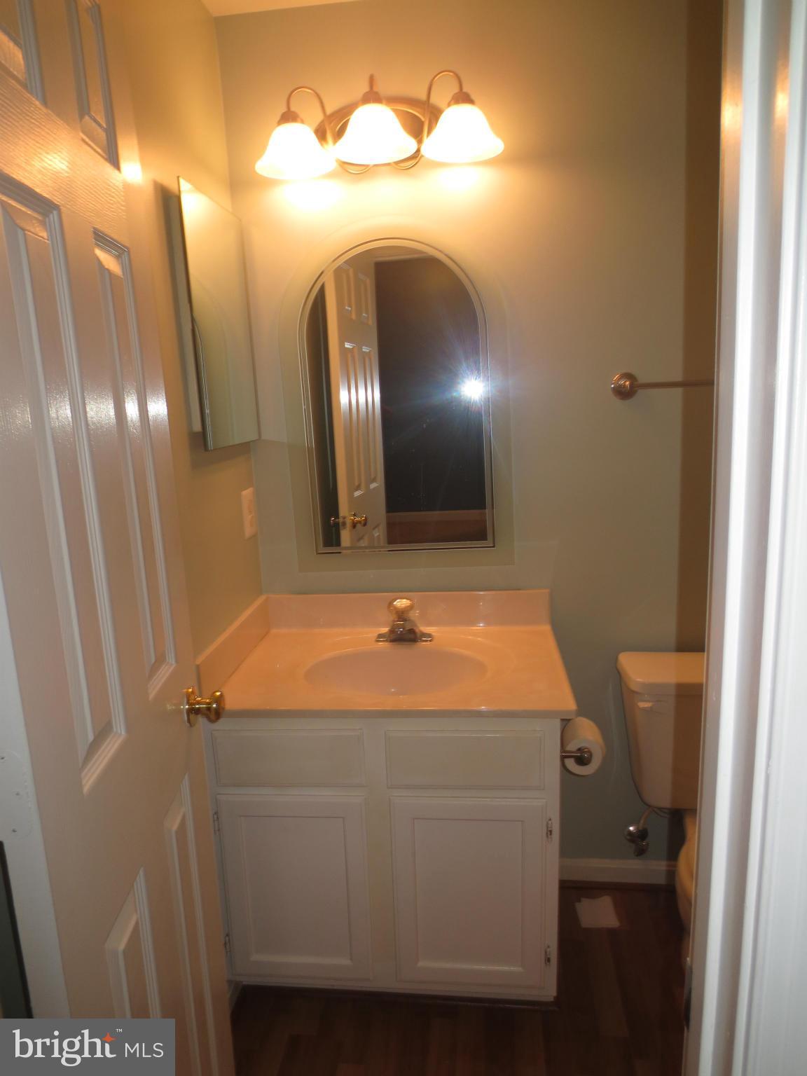 43550 Blacksmith Square Ashburn, VA 20147 - Photo 10 of 26 Bath