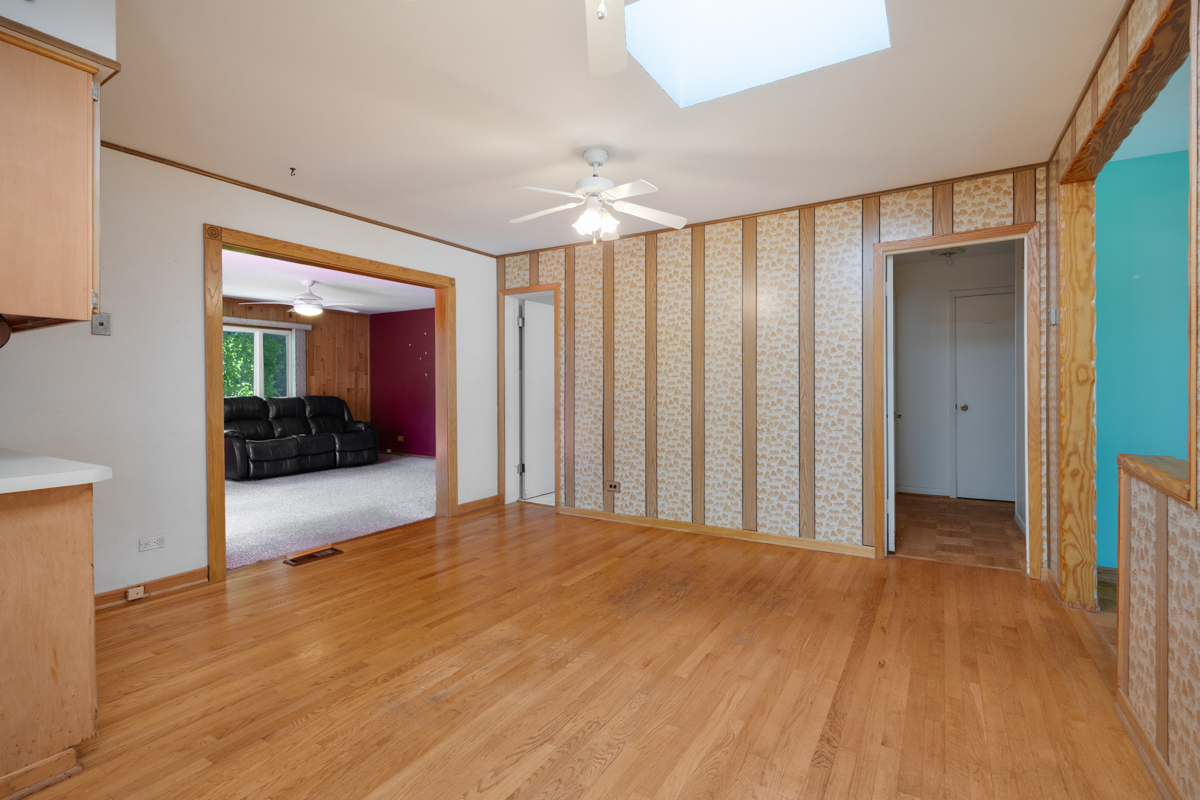79 Eden Road Elk Grove Village, IL 60007 - Photo 14 of 26