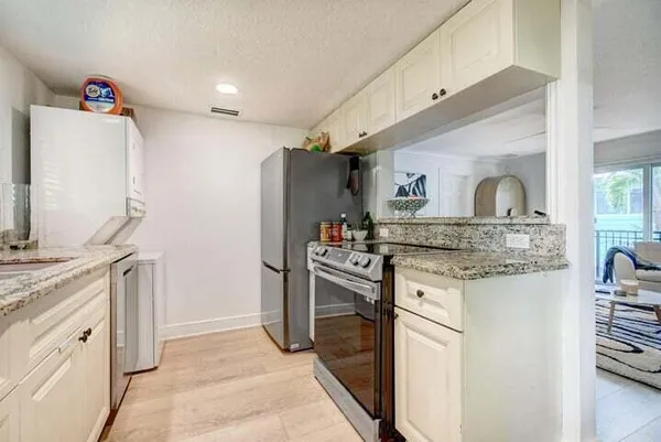 $3,495 | 45 Southeast 7th Avenue, Unit 8, Delray Beach, FL 33483