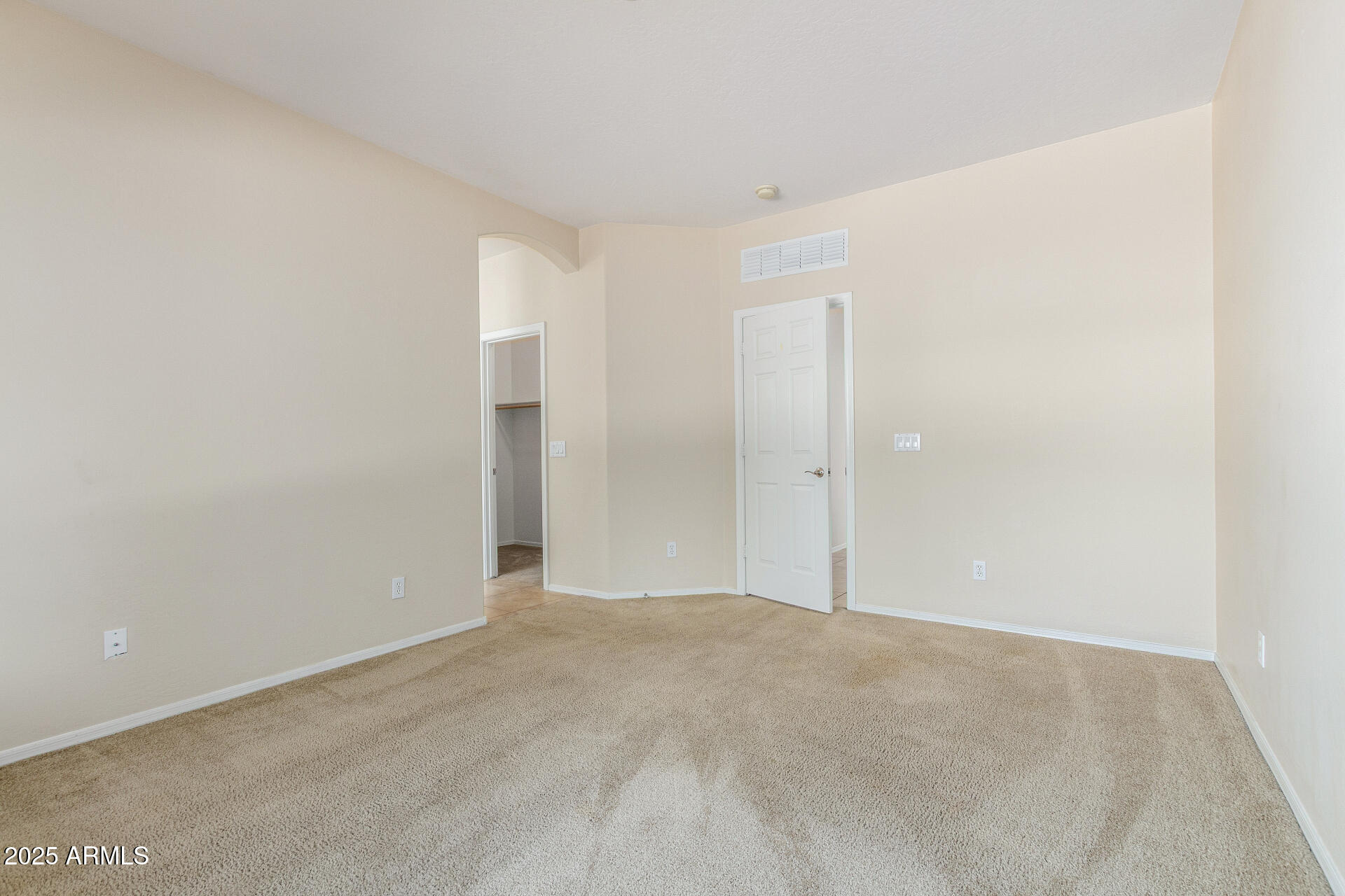 4480 South Marble Street Gilbert, AZ 85297 - Photo 14 of 26 a view of an empty room
