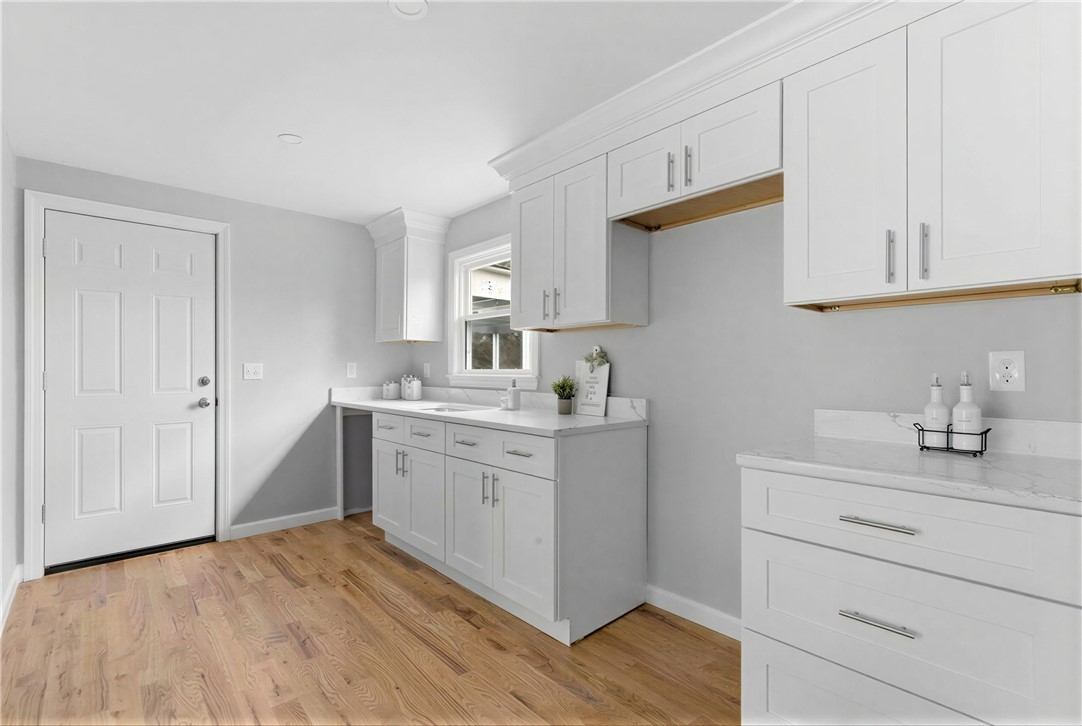 63 Indian Road East Providence, RI 02915 - Photo 4 of 22