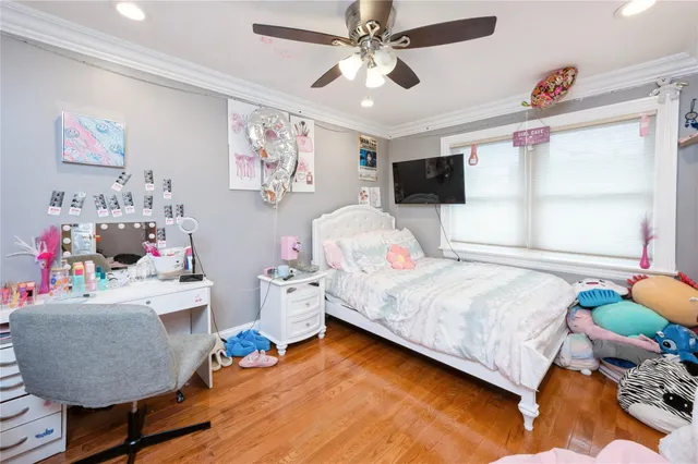 $1,425,000 | 258 Longstreet Avenue | Throgs Neck