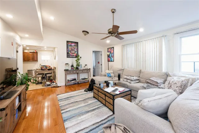 $1,425,000 | 258 Longstreet Avenue | Throgs Neck