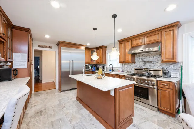 $1,425,000 | 258 Longstreet Avenue | Throgs Neck