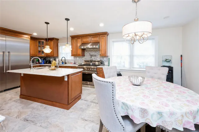 $1,425,000 | 258 Longstreet Avenue | Throgs Neck