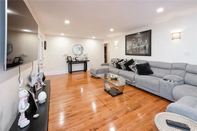 $1,425,000 | 258 Longstreet Avenue | Throgs Neck