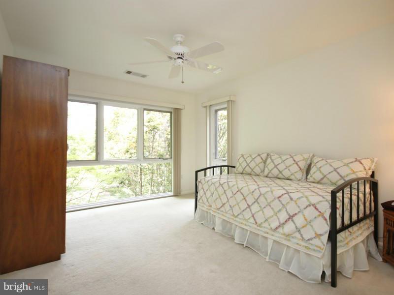 2021 Lakebreeze Way Reston, VA 20191 - Photo 16 of 22 Bedroom