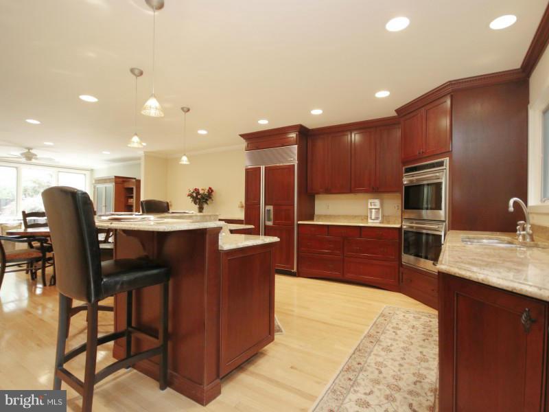 2021 Lakebreeze Way Reston, VA 20191 - Photo 9 of 22 Kitchen
