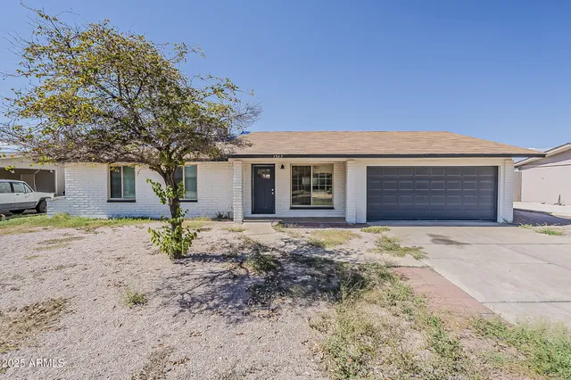 $296,000 | 1542 West Kerry Lane, Phoenix, AZ 85027