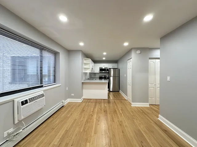 $1,200 | 6954 North Sheridan Road, Unit 312, Chicago, IL 60626