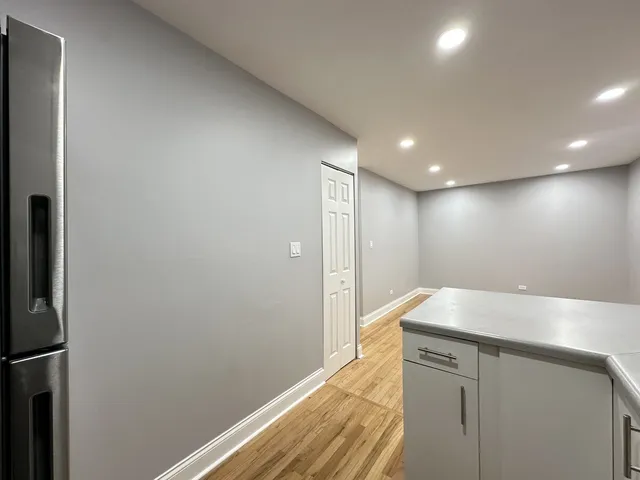 $1,200 | 6954 North Sheridan Road, Unit 312, Chicago, IL 60626