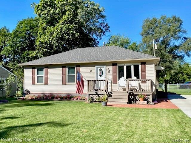 97 North Conklin Road Lake Orion, MI 48362 - Photo 3 of 55 IMG_3506.jpg
