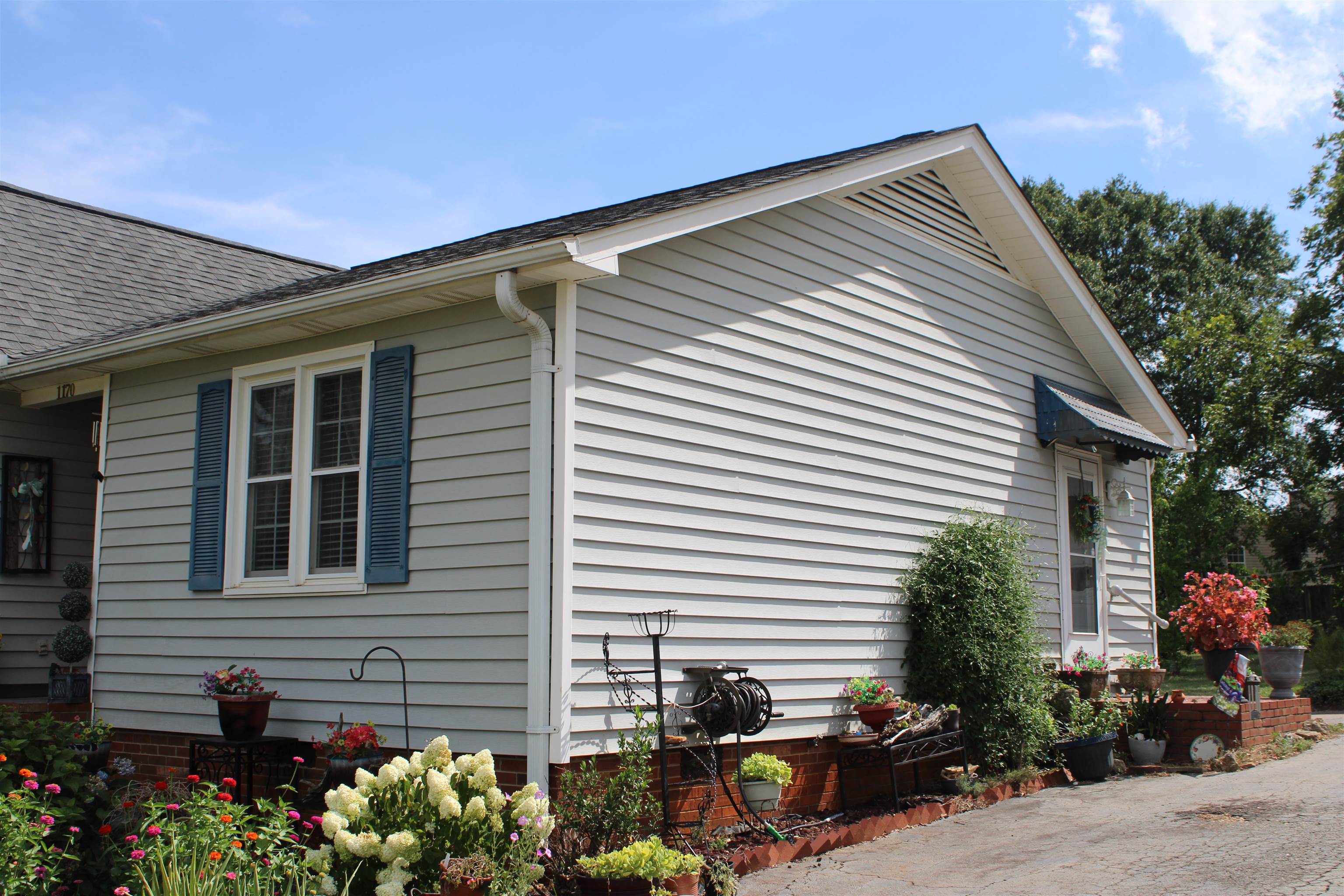 1170 Hanging Rock Road Boiling Springs, SC 29316 - Photo 10 of 36