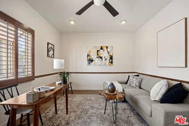 $799,999 | 18135 Burbank Boulevard, Unit 6, Tarzana, CA 91356