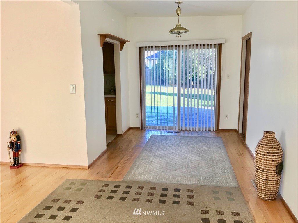 31450 12th Avenue Southwest Federal Way, WA 98023 - Photo 5 of 20