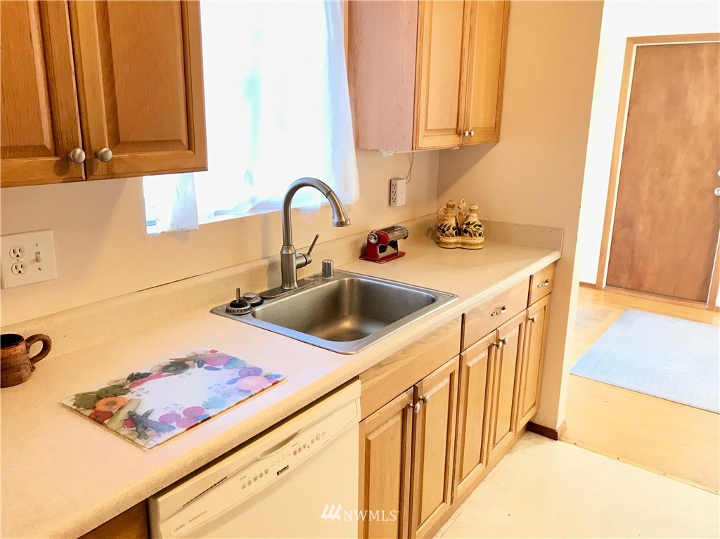 31450 12th Avenue Southwest Federal Way, WA 98023 - Photo 6 of 20