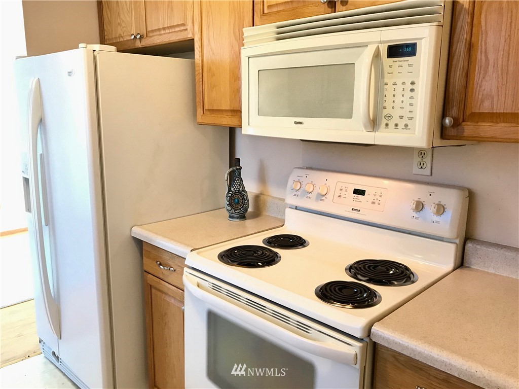 31450 12th Avenue Southwest Federal Way, WA 98023 - Photo 8 of 20