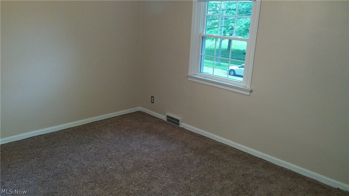 4279 Neville Road Cleveland, OH 44121 - Photo 20 of 35