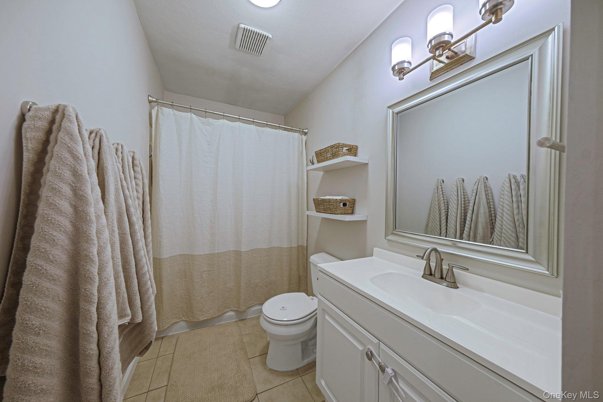 35 Strafford Street Mastic, NY 11950 - Photo 31 of 39