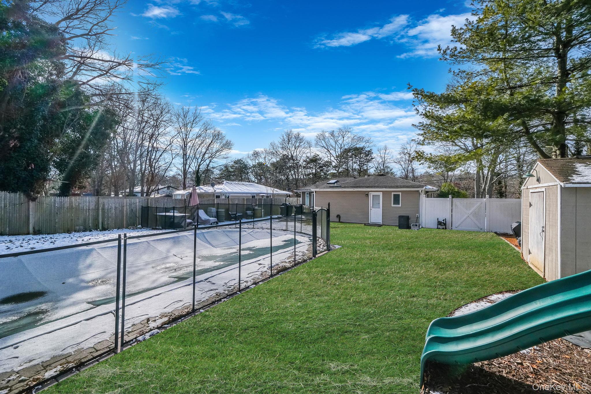 35 Strafford Street Mastic, NY 11950 - Photo 34 of 39