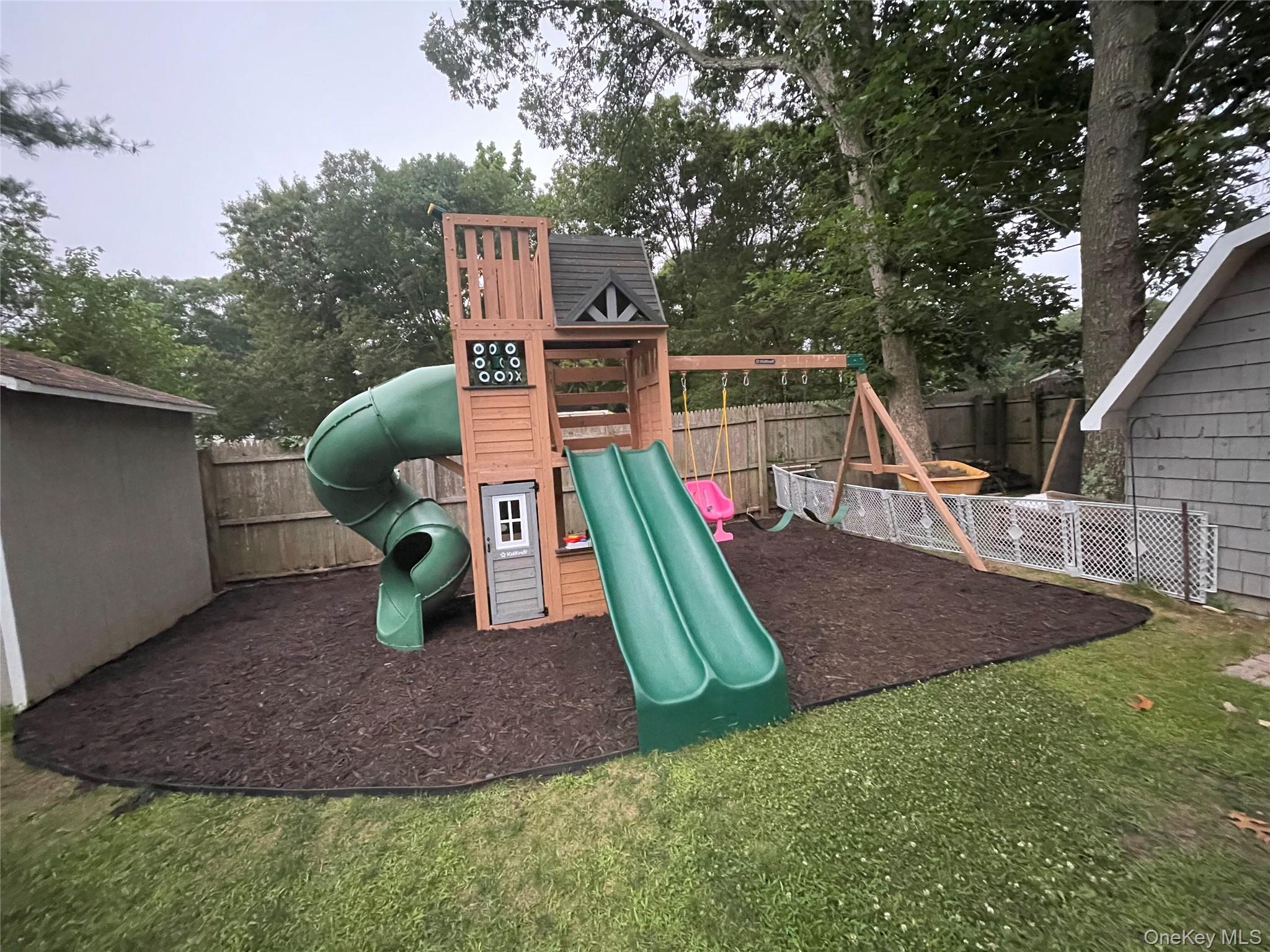 35 Strafford Street Mastic, NY 11950 - Photo 37 of 39