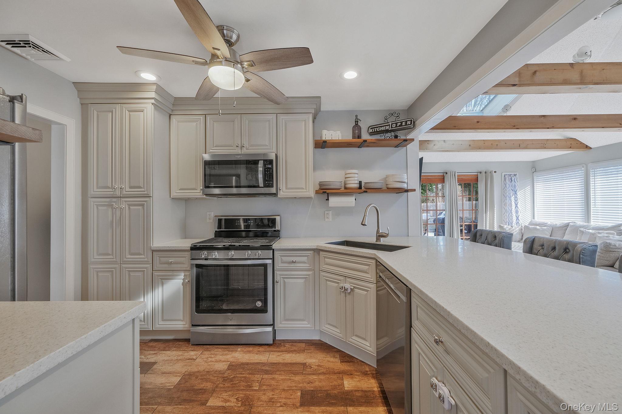 35 Strafford Street Mastic, NY 11950 - Photo 4 of 39