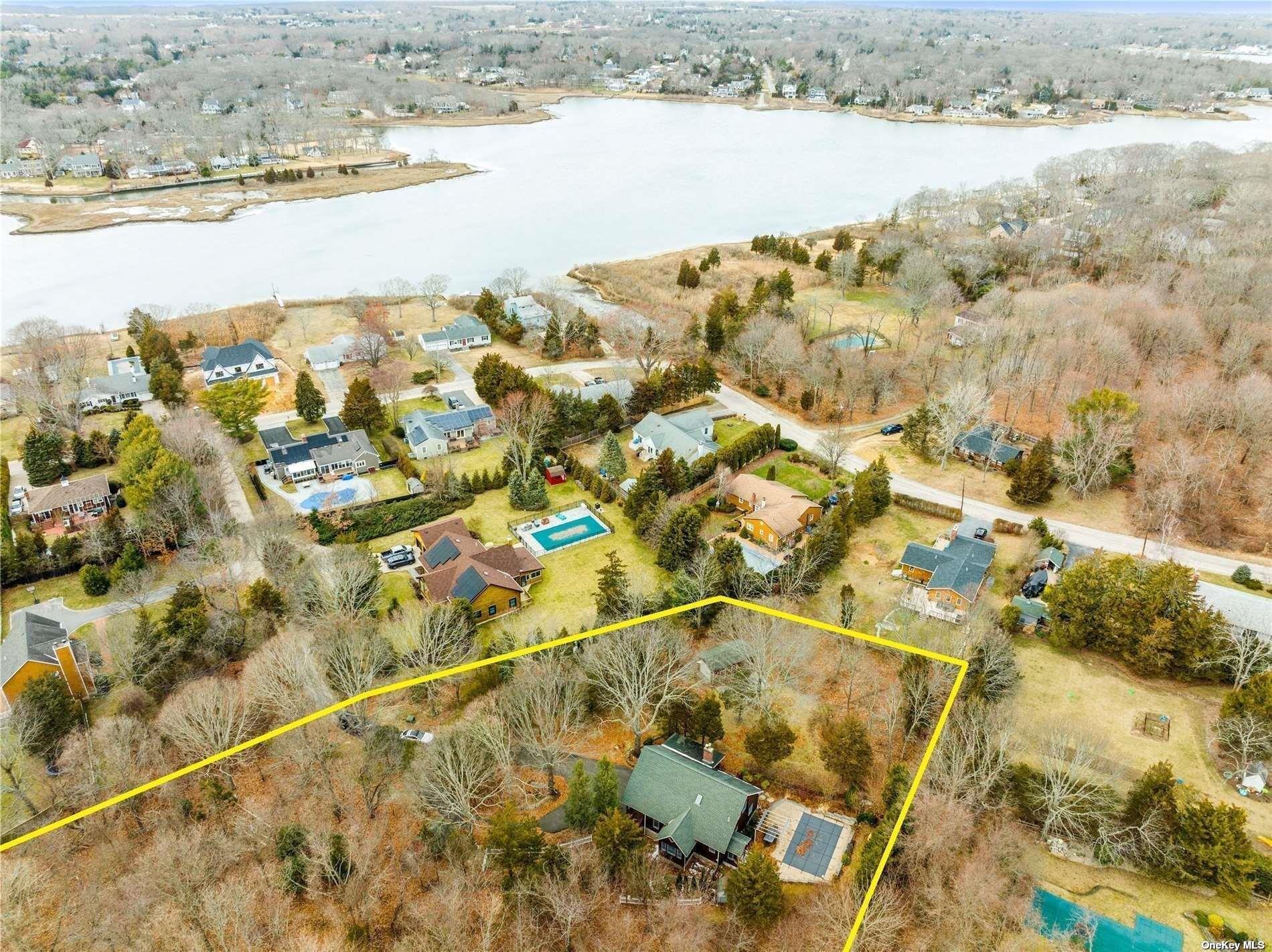 380 Private Road Southold, NY 11971 - Photo 4 of 31 a view of an ocean