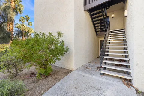 $285,500 | 1552 South Camino Real, Unit 333, Palm Springs, CA 92264